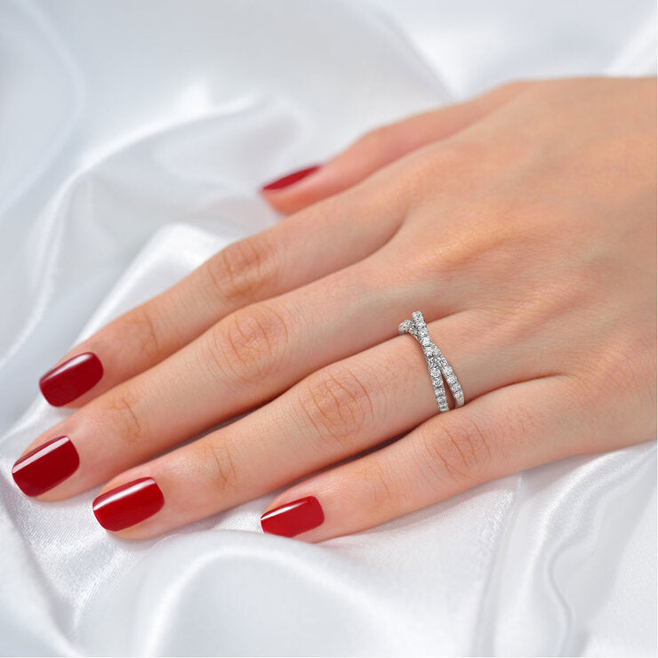 0.90ctw round brilliant diamond ring in 14ct white gold, imported from the UK