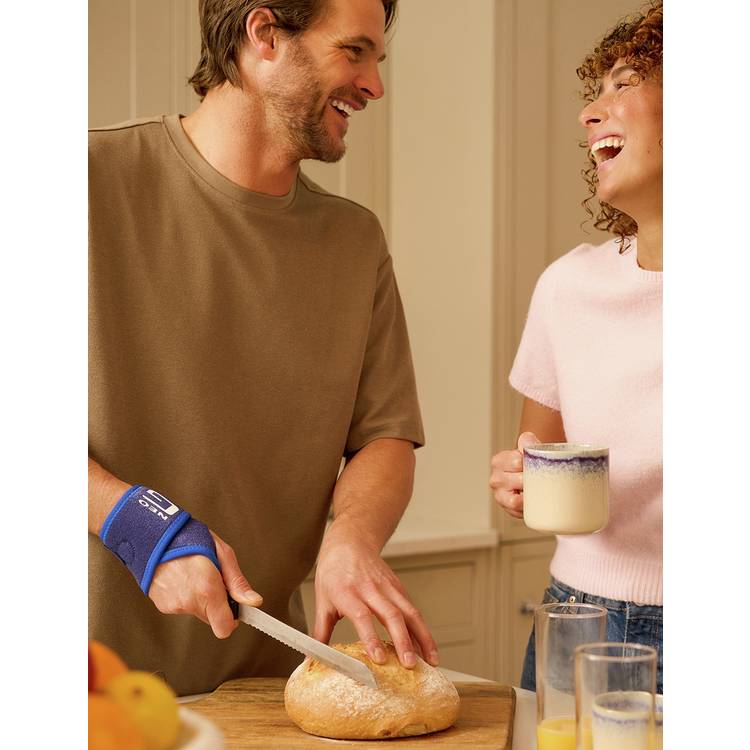 Neo G adjustable wrist support one size, imported from the UK
