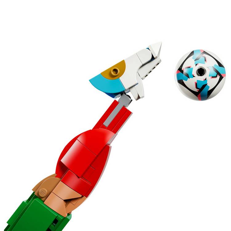 LEGO Cristiano Ronaldo football legend building set 43016 (British brand)