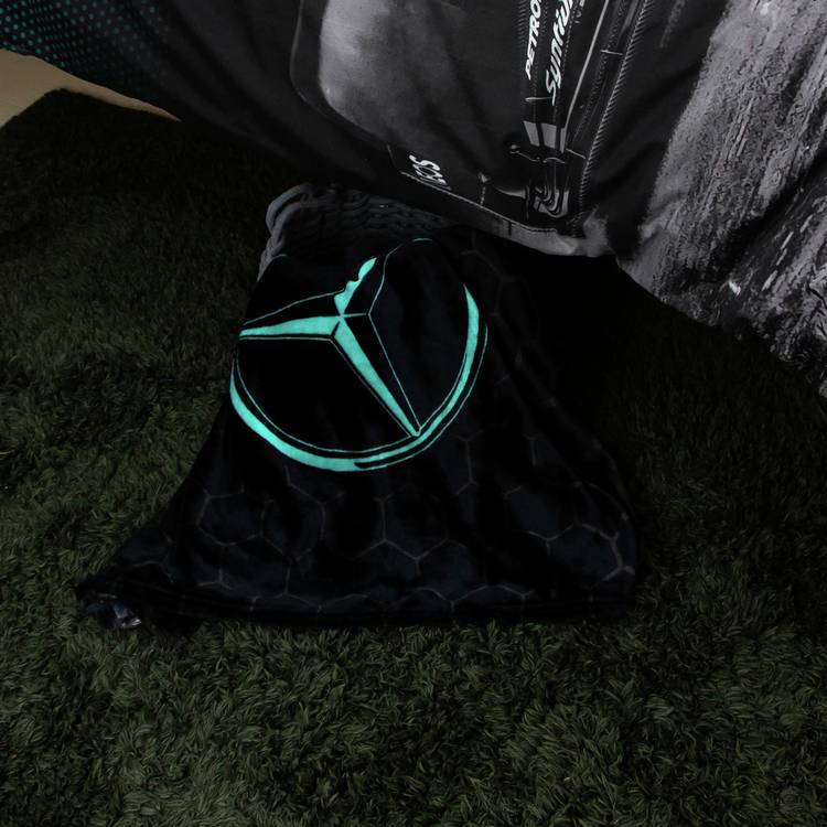 Mercedes F1 fleece throw black 150x100cm, UK version
