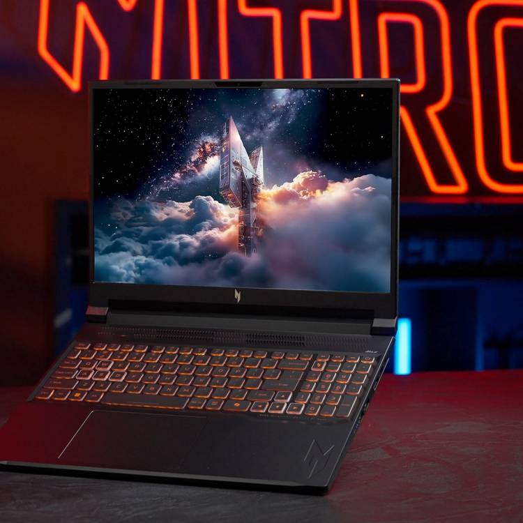 Acer Nitro V16 gaming laptop 16-inch RTX 5050 - British product