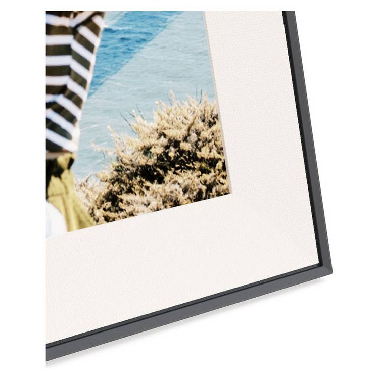 AURA Aspen 12 inch digital photo frame ink with paper mat, imported from the UK