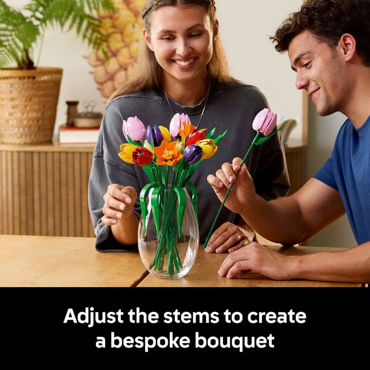 LEGO Botanicals Tulip Bouquet building set 576 pieces - British product