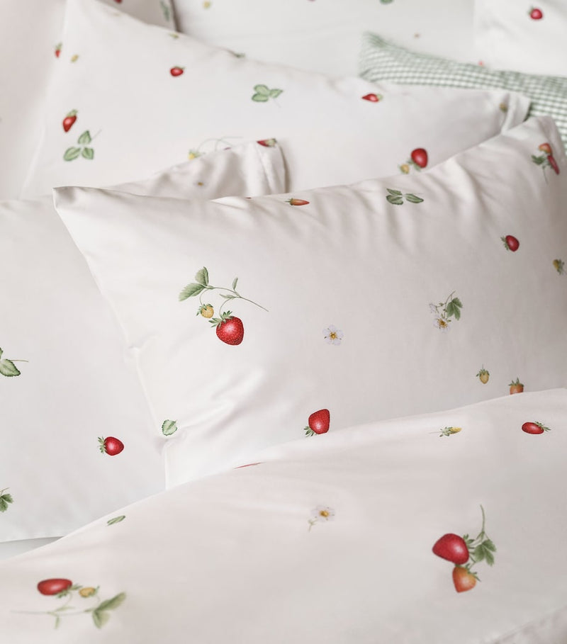 Schlossberg strawberry king pillowcase 50x90cm (British brand)