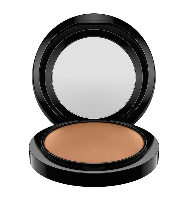 MAC mineral-enriched compact setting powder natural finish 10g, imported from the UK