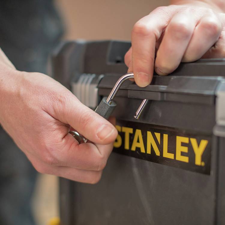 Stanley rolling toolbox 47.5x28.5x62.3cm (British brand)