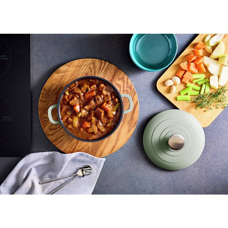 Morphy Richards green casserole dish 2.3 litre, UK version