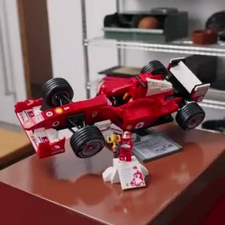 LEGO Ferrari F2004 model car kit 735 pieces, UK version
