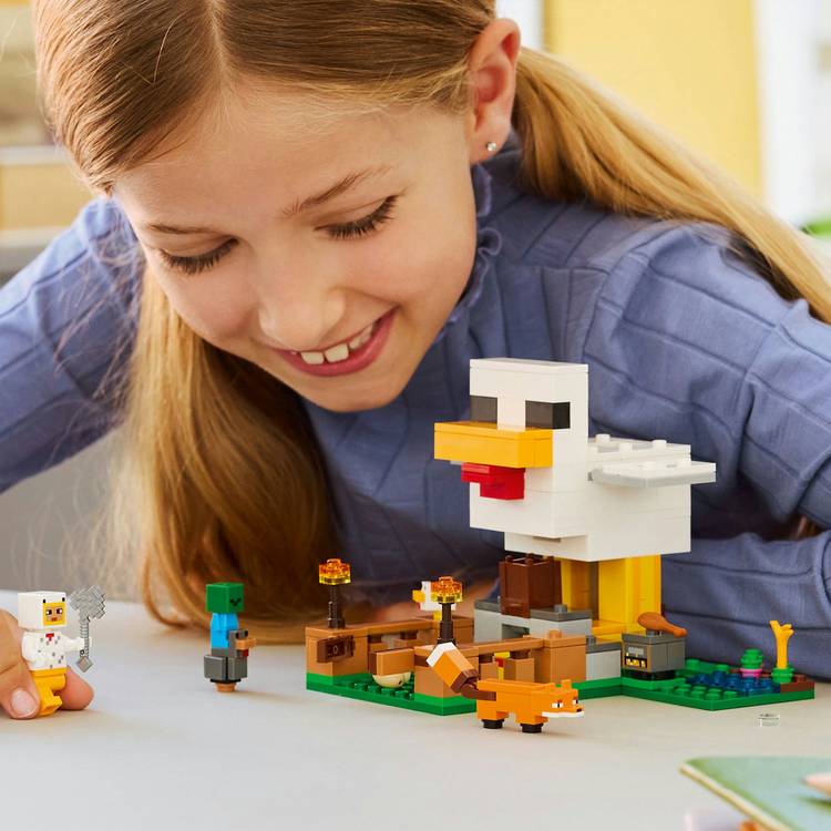 LEGO Minecraft Chicken Farm toy 233 pieces, UK version
