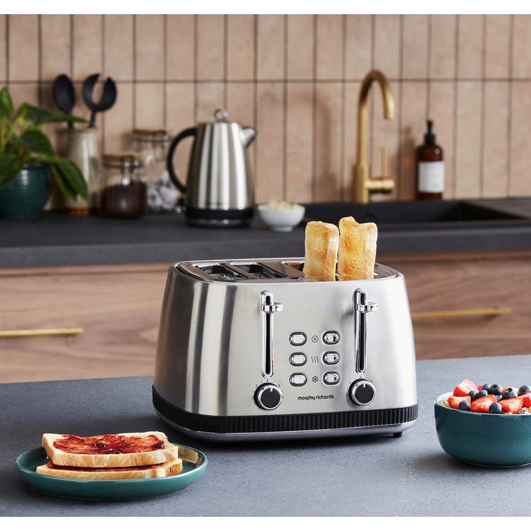 Morphy Richards Mexborough 4 slice toaster in black, imported from the UK