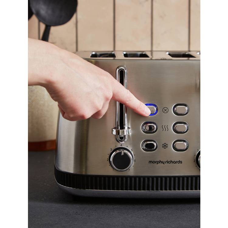 Morphy Richards Mexborough 4 slice toaster in black, imported from the UK