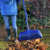 Spear & Jackson leaf grabber plastic garden tool, UK version