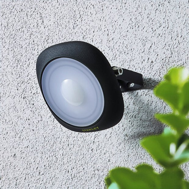 Stanley 10W LED floodlight black, UK version