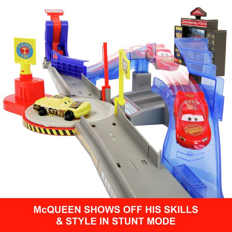 Disney and Pixar Cars Piston Cup speedway playset with Lightning McQueen, UK version
