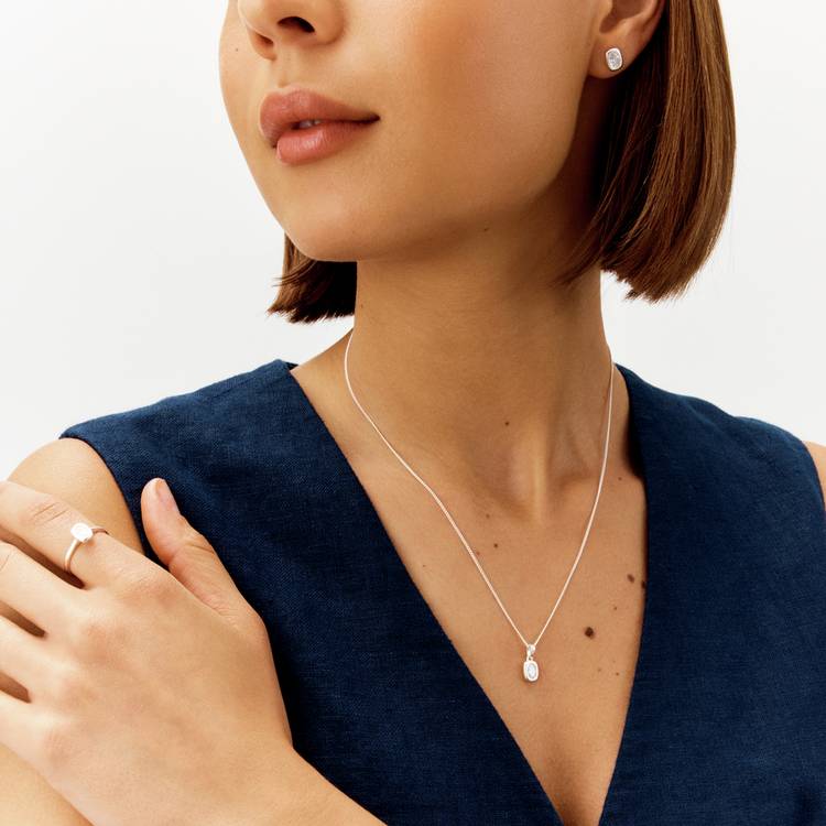 Revere cubic zirconia pendant necklace with oval stone 46cm - British product