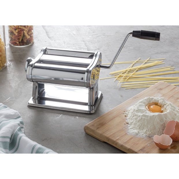 Argos Home pasta maker with 9 thickness settings, compact size (British brand)