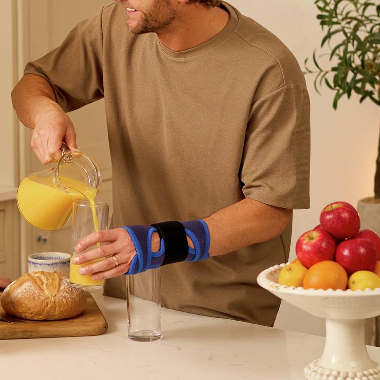Neo G wrist brace universal size, imported from the UK