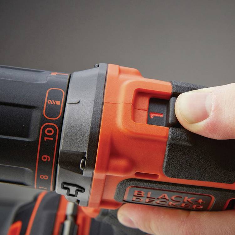 Black+Decker 18V cordless hammer drill with battery, UK version