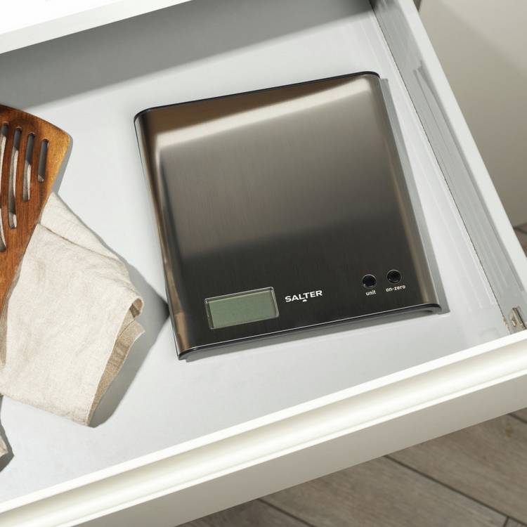 Salter stainless steel digital kitchen scales 3kg capacity, UK version