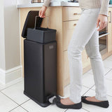 Black+Decker 20 litre pedal bin with soft close lid - British product