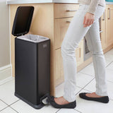 Black+Decker 20 litre pedal bin with soft close lid - British product