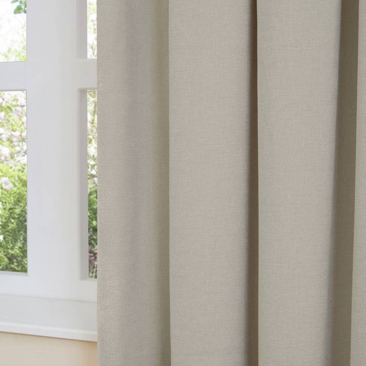 Furn blackout eyelet curtains Natural 117x137cm (British brand)