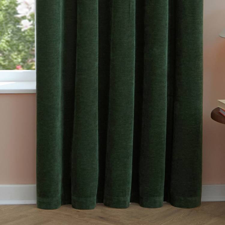 Furn dark green chenille blackout eyelet curtains 168x137cm - British product
