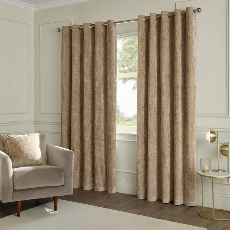 Paoletti velvet curtain Champagne 117x137cm - British product
