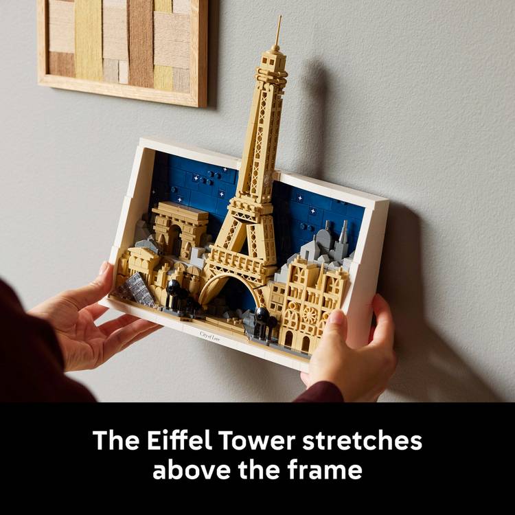 LEGO Architecture Paris City of Love building set 958 pieces, imported from the UK