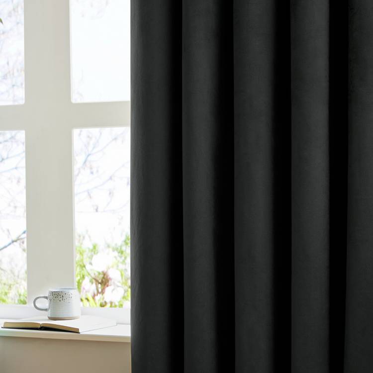 Furn blackout curtains velvet black 117x137cm (British brand)