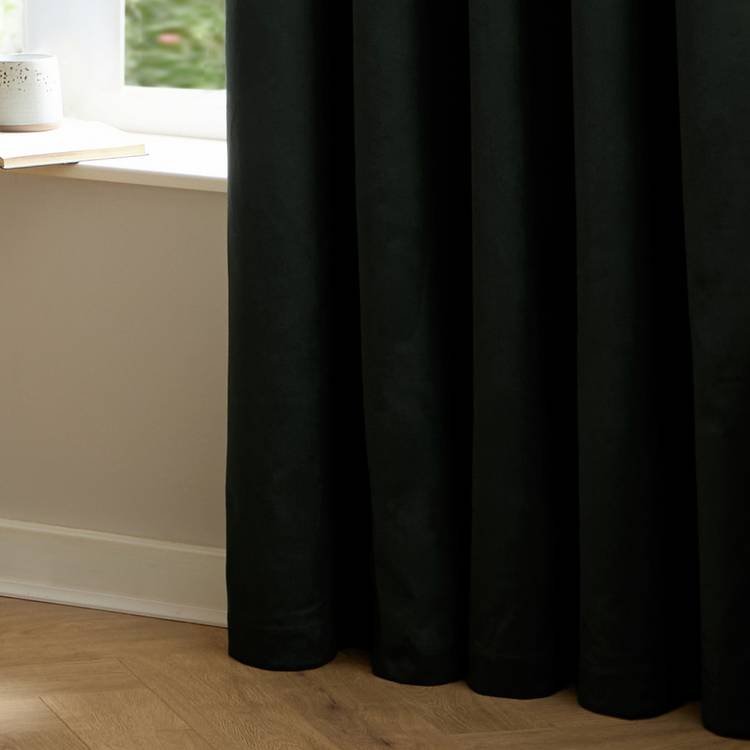 Furn blackout curtains velvet black 117x137cm (British brand)