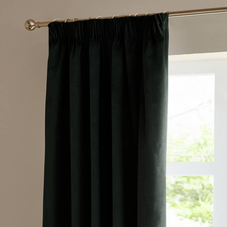 Furn Ultimate Velvet blackout curtains black 117x137cm - British product