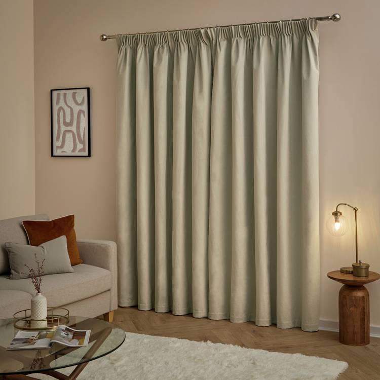 Furn velvet blackout curtains Natural 117x183cm - British product