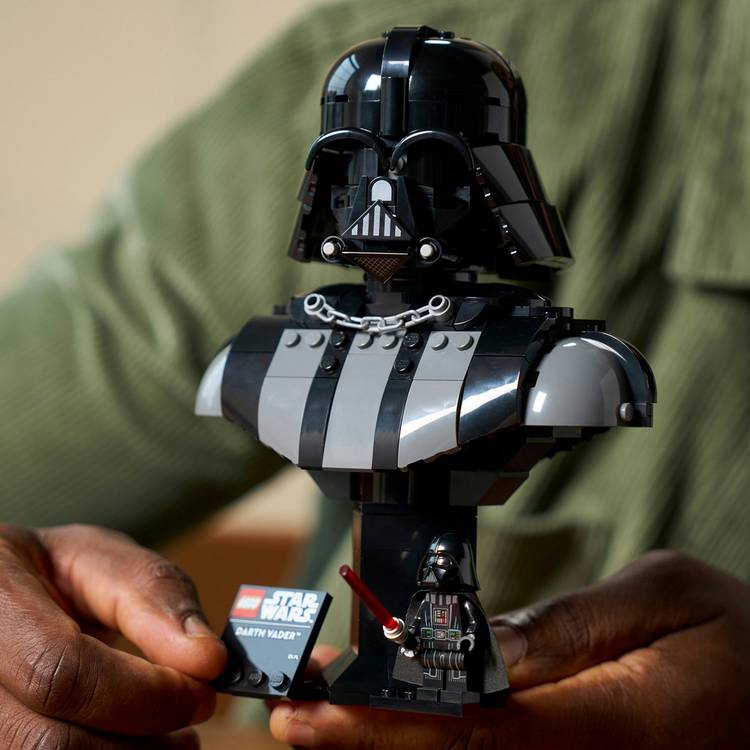 LEGO Star Wars Darth Vader Bust 349 pieces, imported from the UK