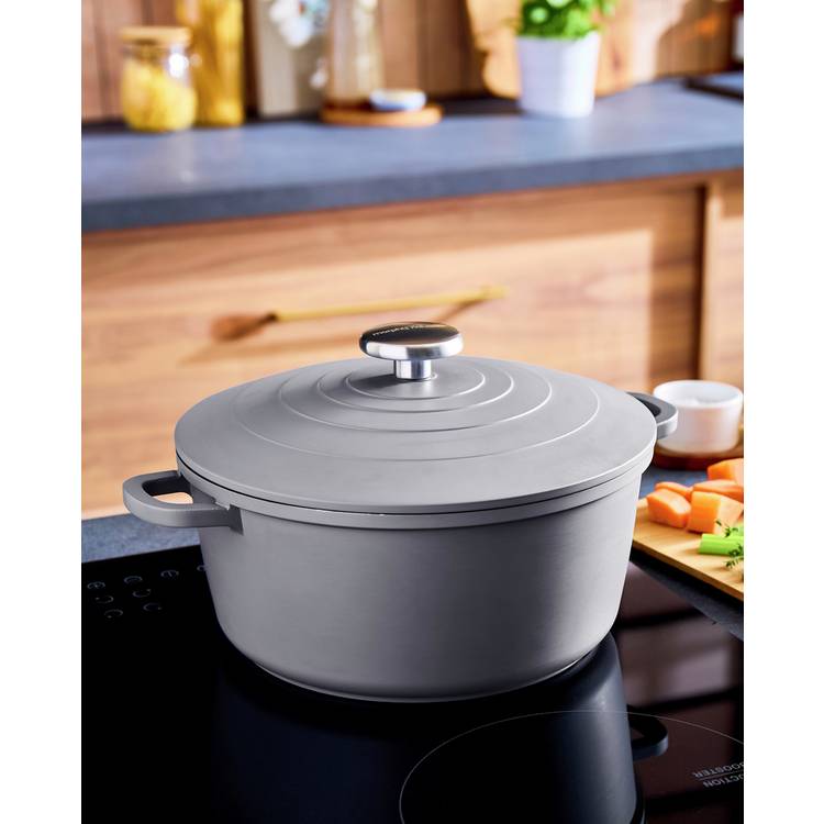 Morphy Richards grey aluminium casserole dish 4.1L - British product