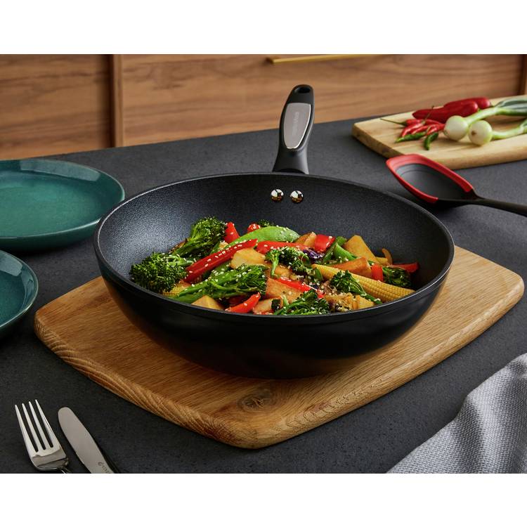 Morphy Richards non-stick wok 28cm (British brand)