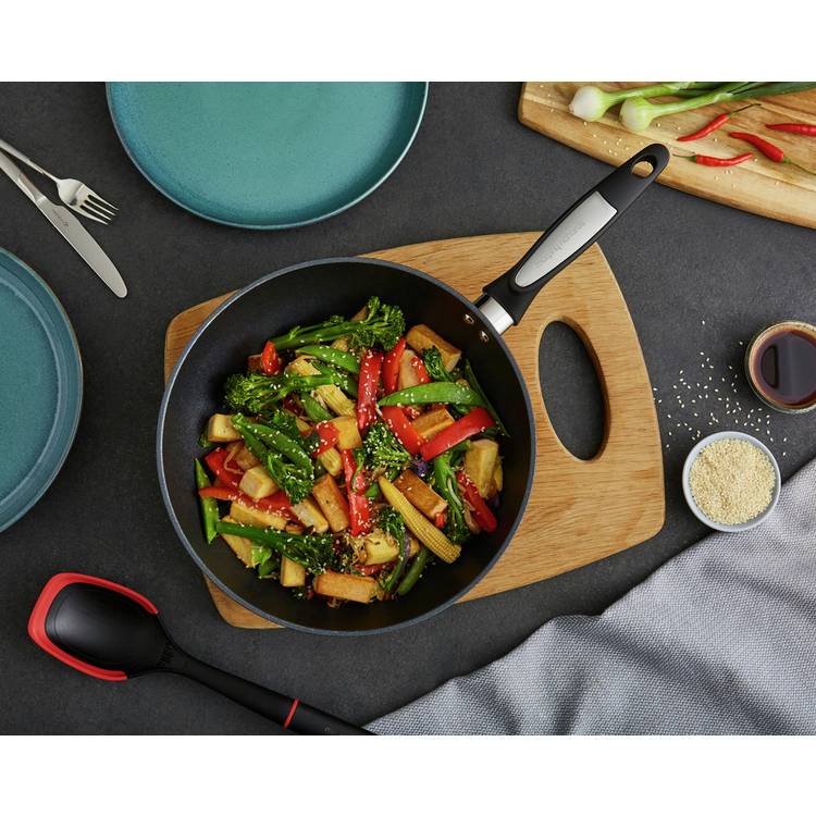 Morphy Richards non-stick wok 28cm (British brand)