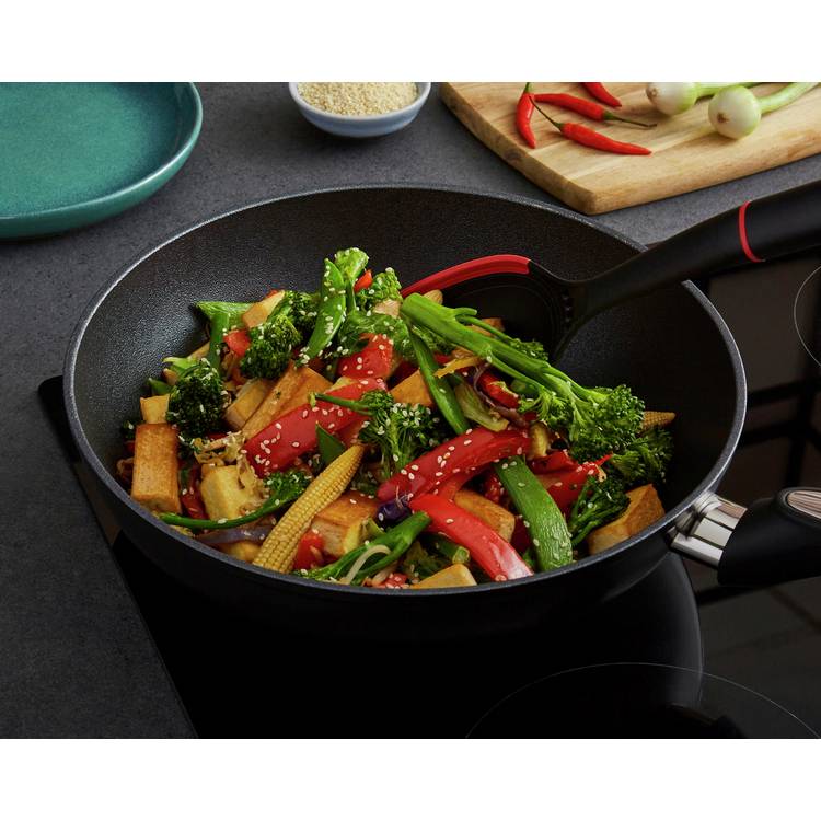 Morphy Richards non-stick wok 28cm (British brand)