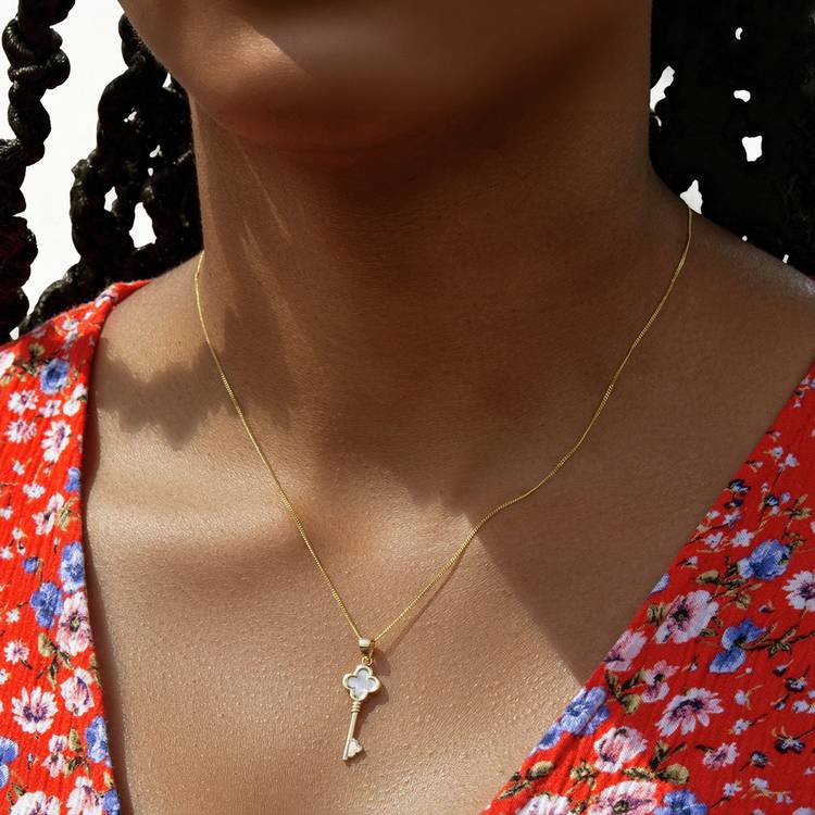 Revere pendant necklace mother of pearl clover key 46cm, imported from the UK