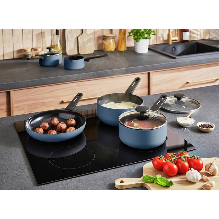 Morphy Richards 5 piece aluminium saucepan set blue, UK version