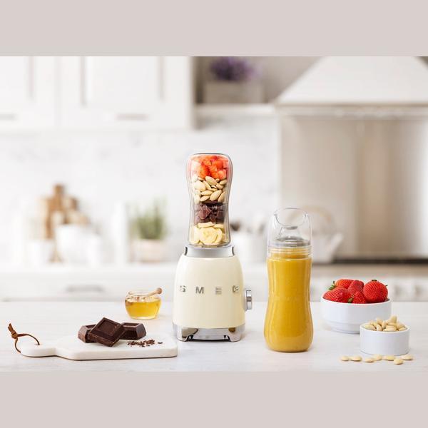 Smeg cream personal blender with Tritan bottles, UK version