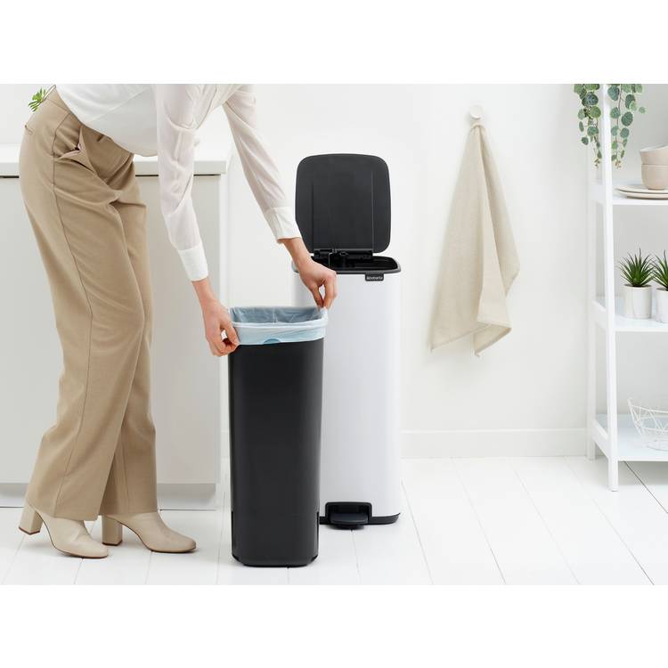 Brabantia Bo white pedal bin 30 litre, UK version