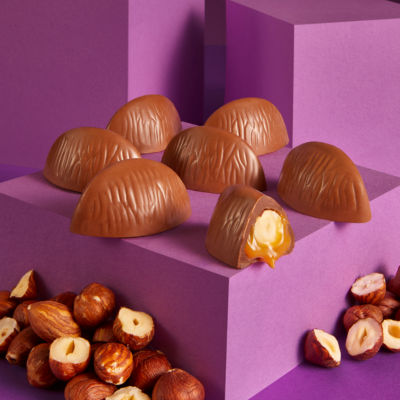 Quality Street Purple One chocolate sharing bag 334g - British product