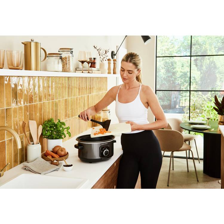 Morphy Richards Evoke 3.5L black slow cooker - British product