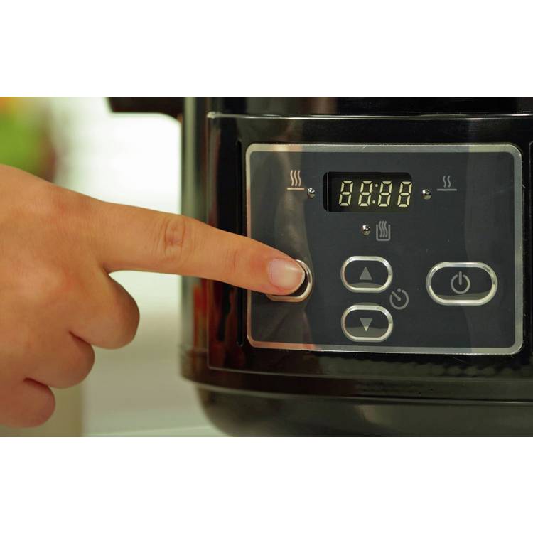 Crockpot 4.7L hinged lid digital slow cooker, imported from the UK