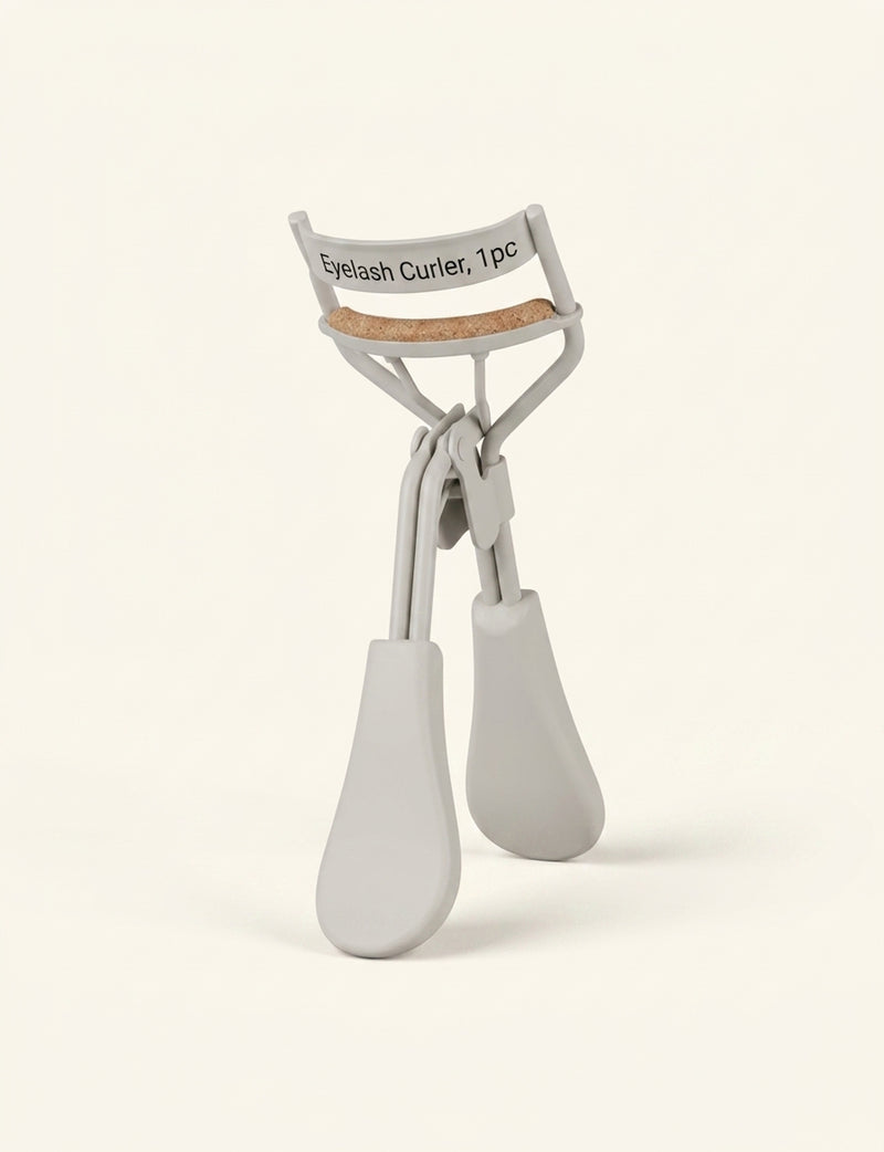Dior Backstage eyelash curler makeup tool (British brand)