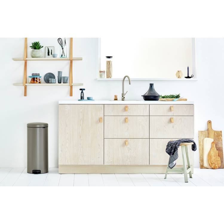 Brabantia 30-litre pedal bin platinum (British brand)