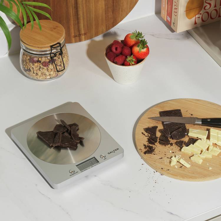 Salter electronic kitchen scale with silver steel platform - British product