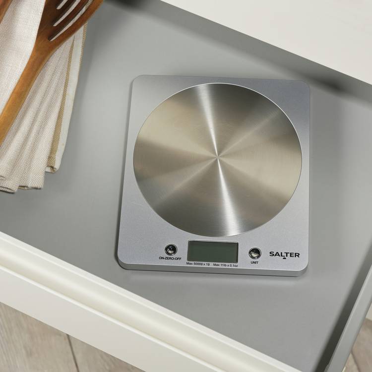 Salter electronic kitchen scale with silver steel platform - British product