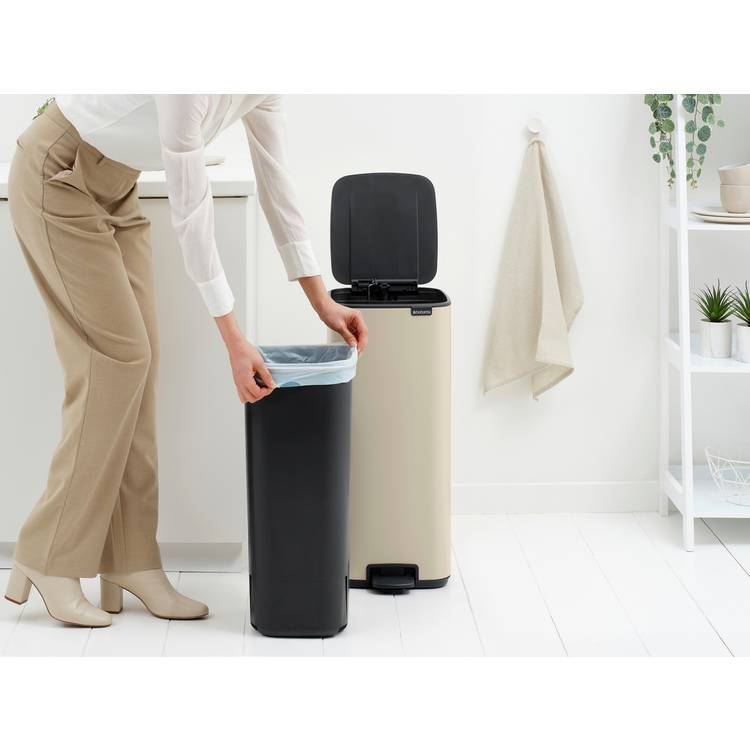 Brabantia pedal bin soft beige 30 litre, UK version
